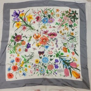 EUC Vintage Gucci silk scarf